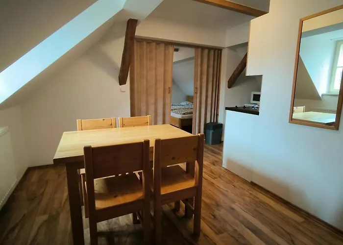 Penzion U Housku