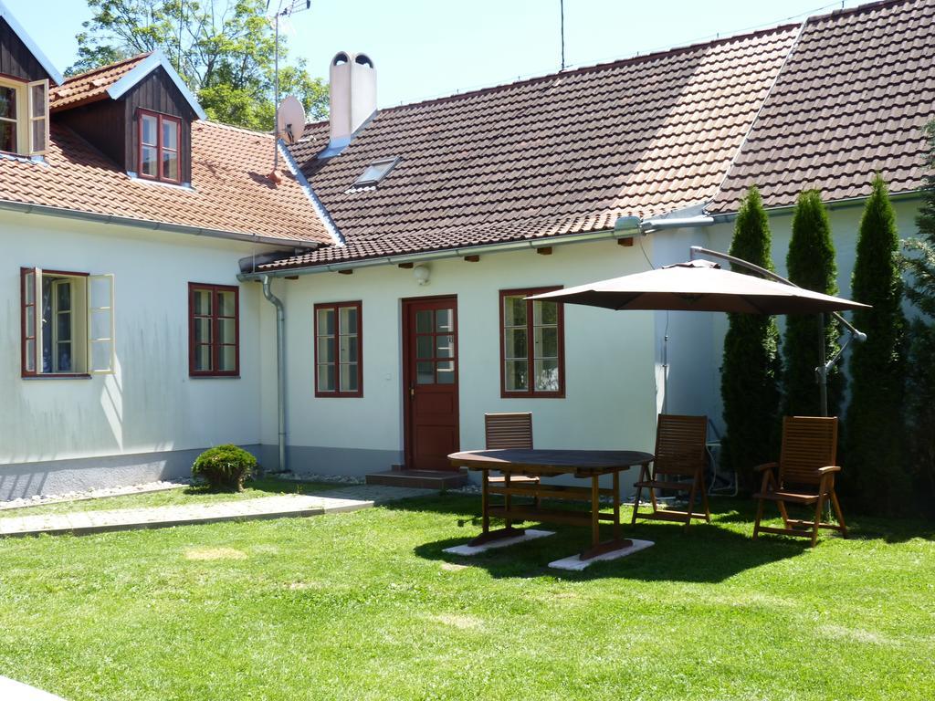 U Housku Farm stay Straz nad Nezarkou
